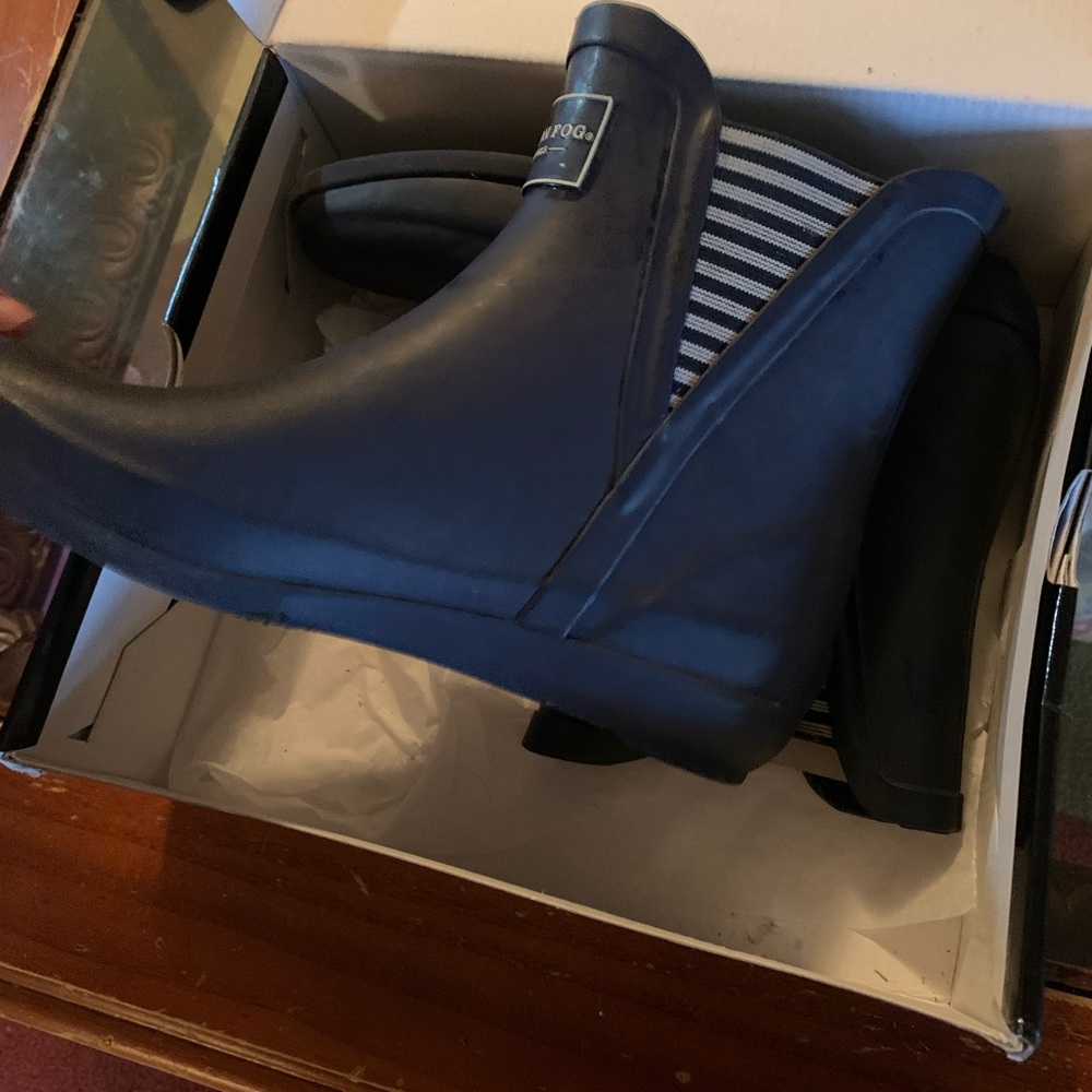 Womens  blue and white stripe sides rain boots